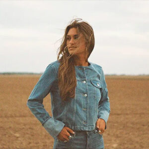 Lauren-Watkins-chalked-up-reviews-country